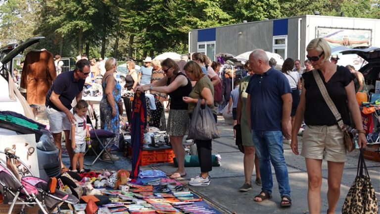 Kinderkleedjesmarkt — familie-kids in Noordwijk